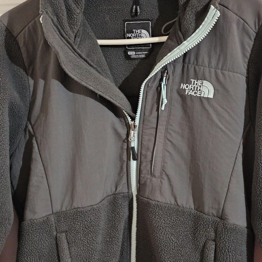 The North Face Womens Dark Gray  Denali Jacket With Hood - Picture 3 of 16